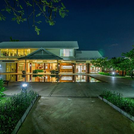 Hua Hin Condotel & Resort Taweeporn Екстер'єр фото