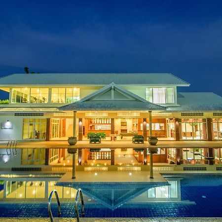Hua Hin Condotel & Resort Taweeporn Екстер'єр фото
