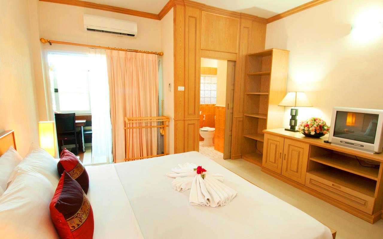 Hua Hin Condotel & Resort Taweeporn Екстер'єр фото