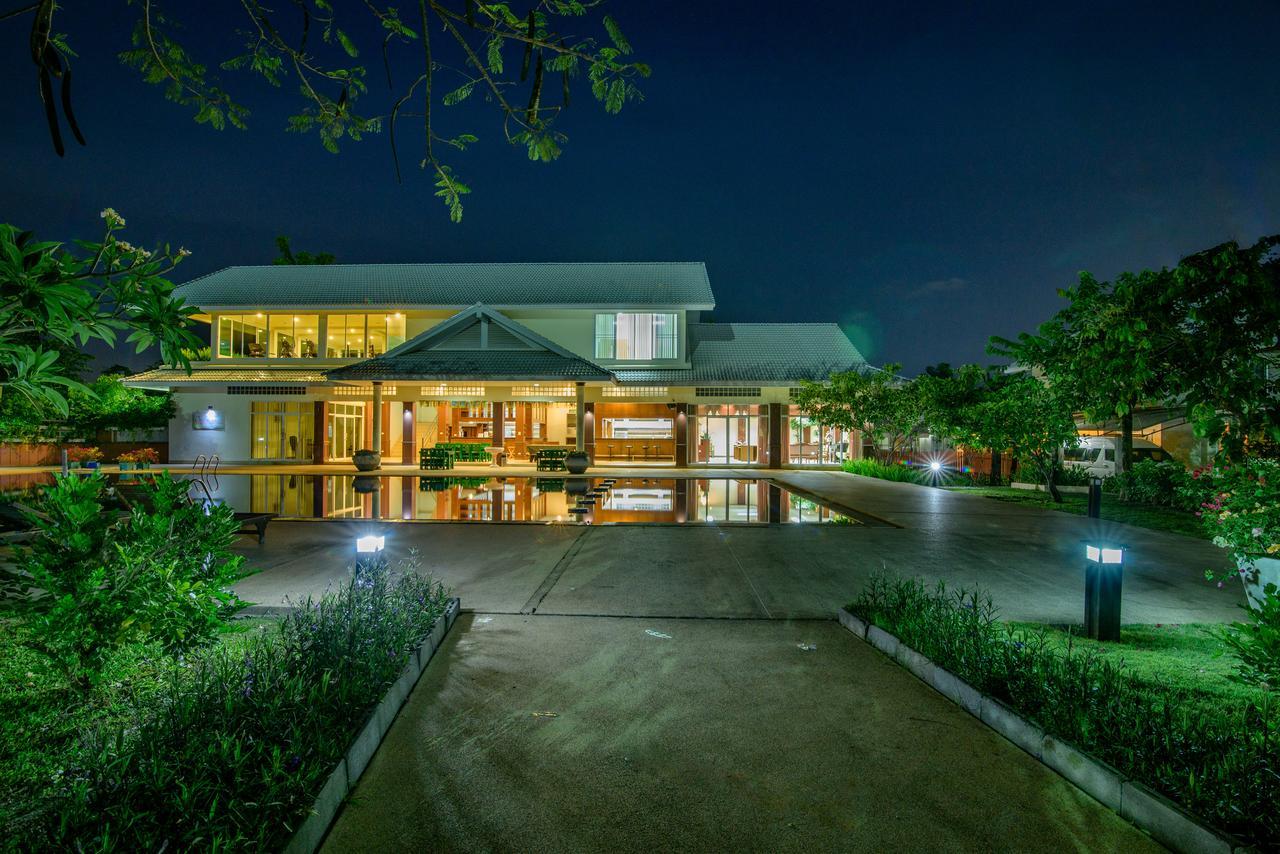 Hua Hin Condotel & Resort Taweeporn Екстер'єр фото
